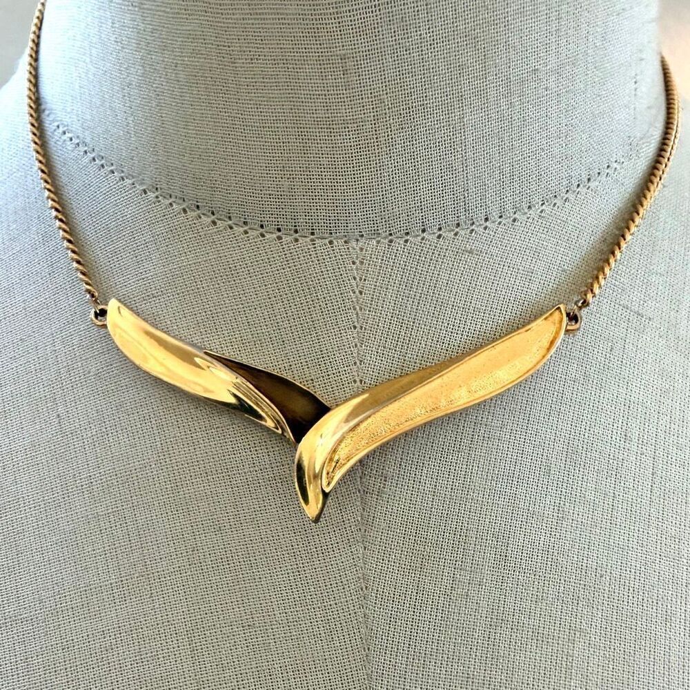 Vintage Modernist Gold Tone Wing Necklace Mid Century Sculptural Statement